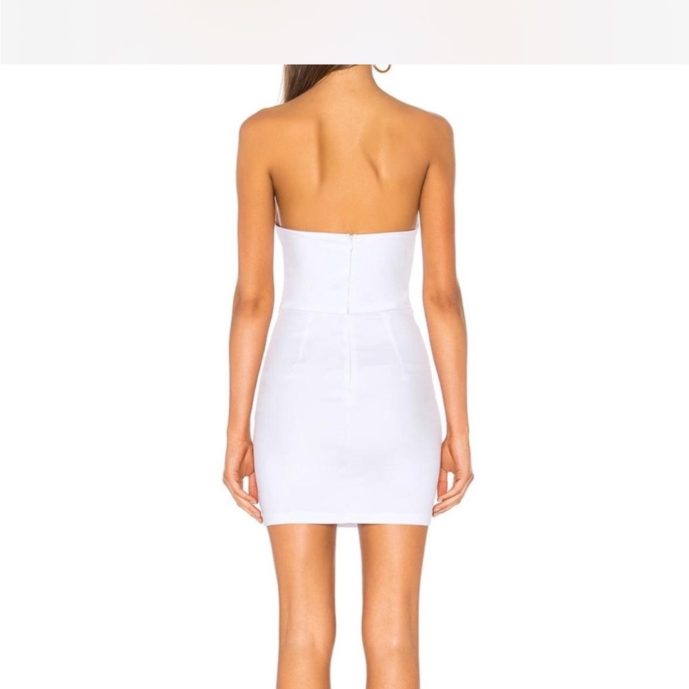 Elegant White Strapless Dress - Picture 2 of 2